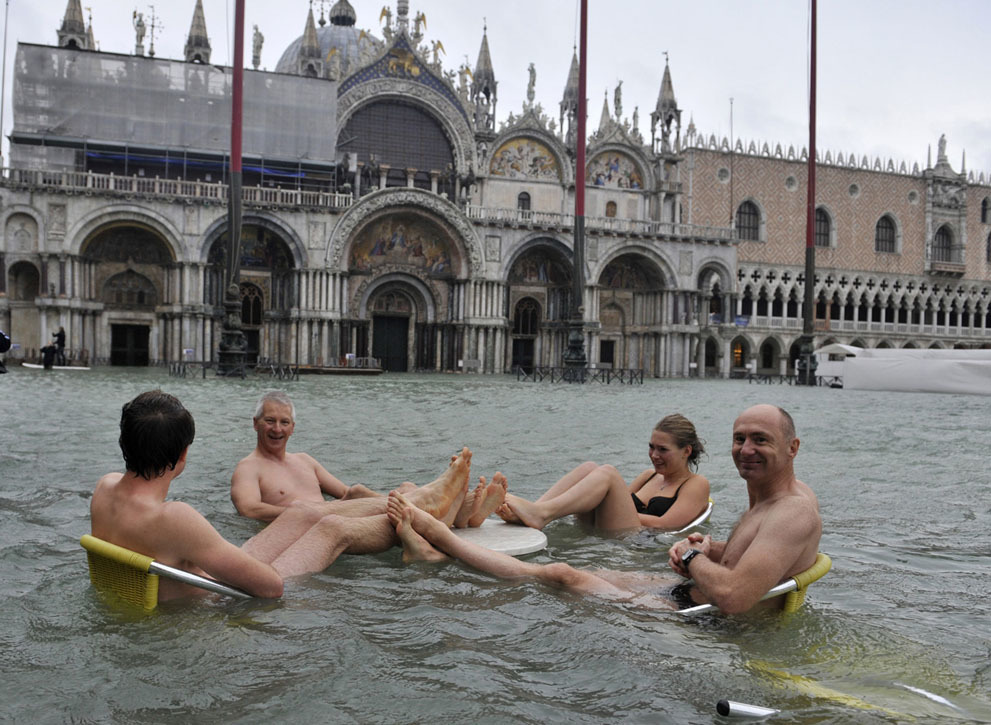 Why are they smiling?

Photo: The Atlantic